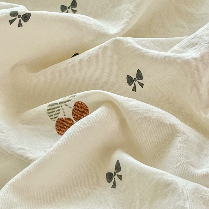 91家纺网 家纺一手货源 找家纺 斯卡诺家纺 2025秋冬法式花边古法水洗棉云感棉床盖四件套花边被套床单款 甜美樱桃-花边款