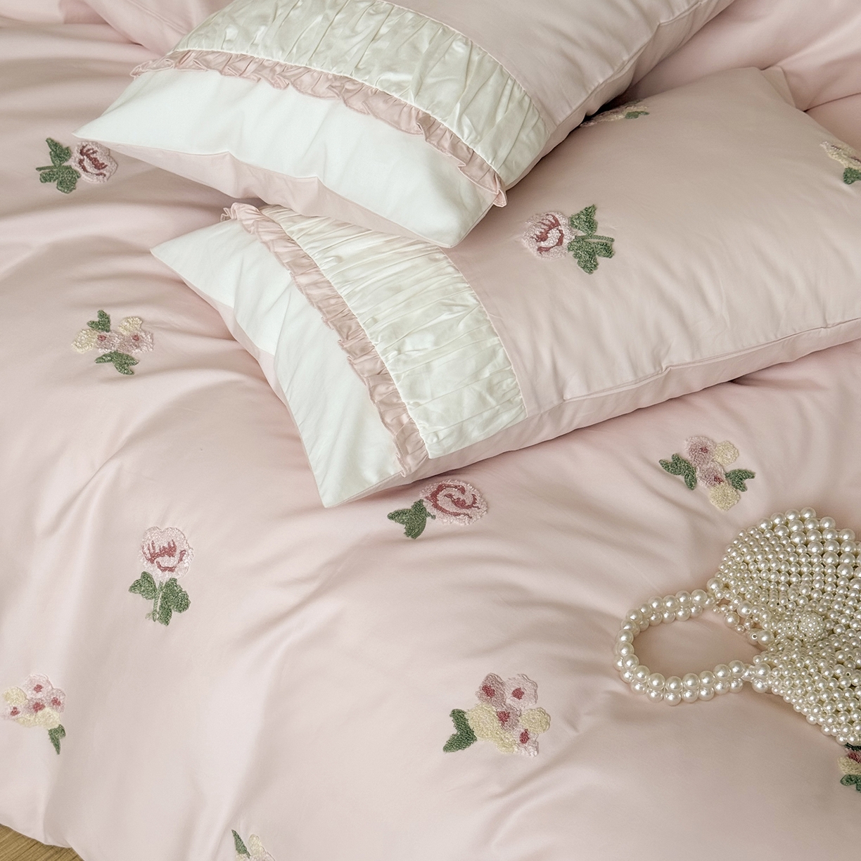 91家纺网 家纺一手货源 找家纺 鹿班家居 2025新款100S全棉纯棉磨毛毛巾绣四件套-彩虹花园（标准会员-20元） 彩虹花园-粉色