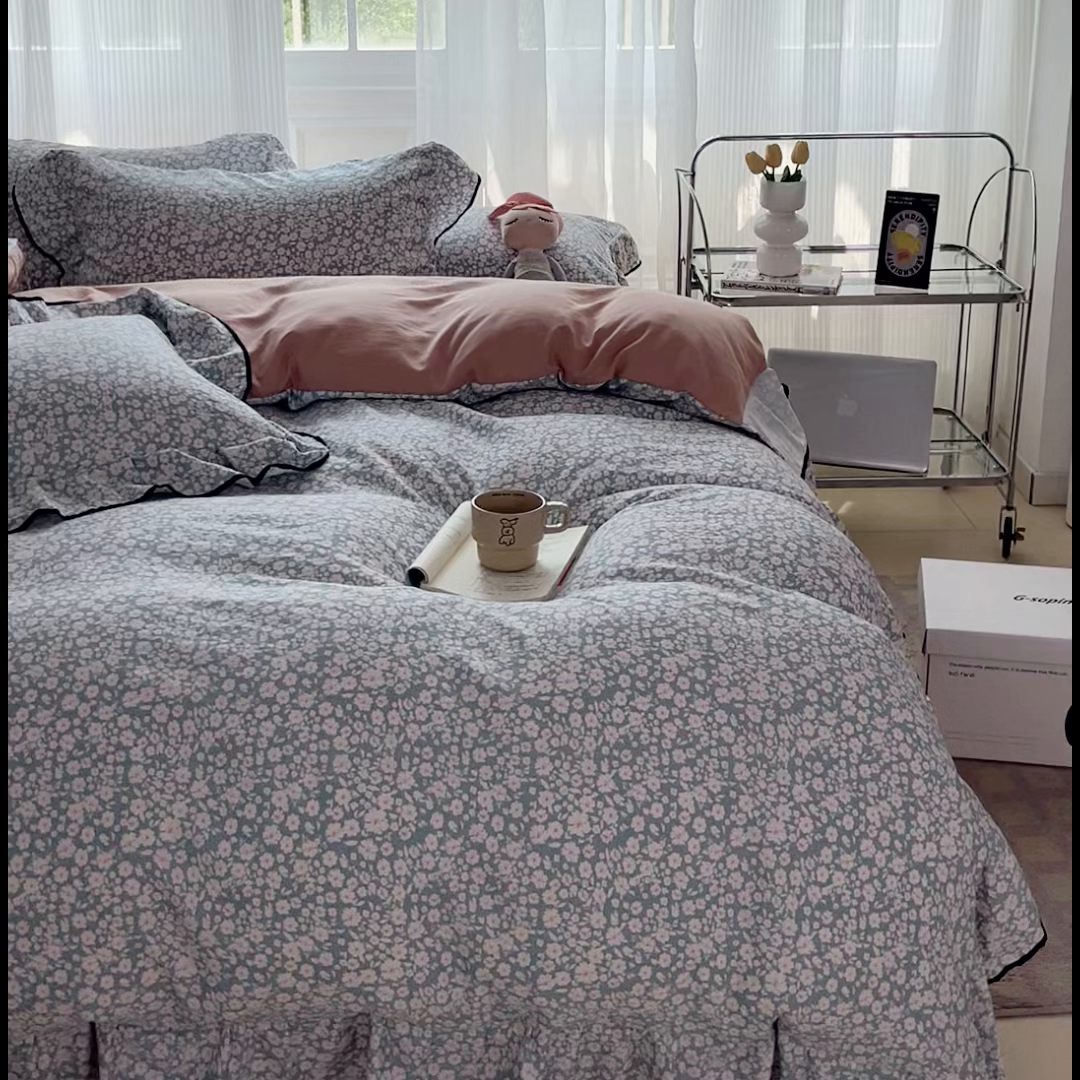 91家纺网 家纺一手货源 找家纺 斯卡诺家纺 2025秋冬法式花边古法水洗棉云感棉床盖四件套花边被套床单款 雨沫-花边款