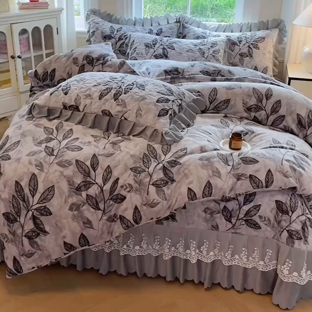 91家纺网 家纺一手货源 找家纺 （总）提花大世界 2025新款爆款高克重牛奶绒印花夹棉蕾丝花边床盖床裙单件三件四件套