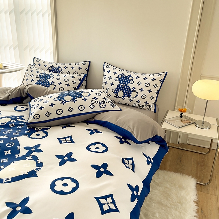 91家纺网 家纺一手货源 找家纺 摩卡（乐趣） 2025秋冬新品网红款水洗棉四季款四件套 公仔蓝