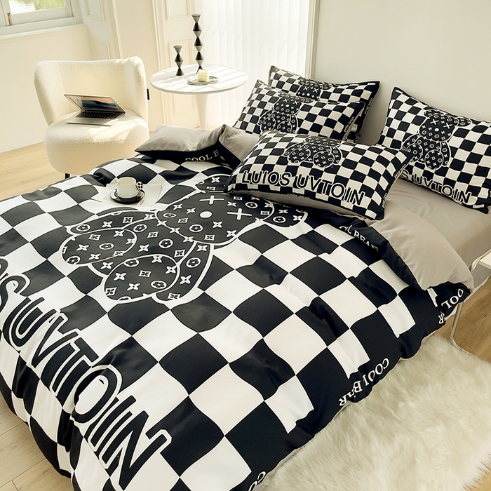 91家纺网 家纺一手货源 找家纺 摩卡（乐趣） 2025秋冬新品网红款水洗棉四季款四件套 棋盘格公仔