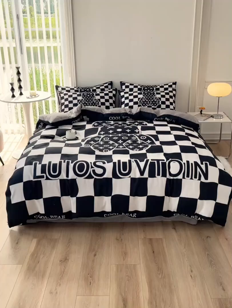 91家纺网 家纺一手货源 找家纺 摩卡（乐趣） 2025秋冬新品网红款水洗棉四季款四件套 棋盘格公仔