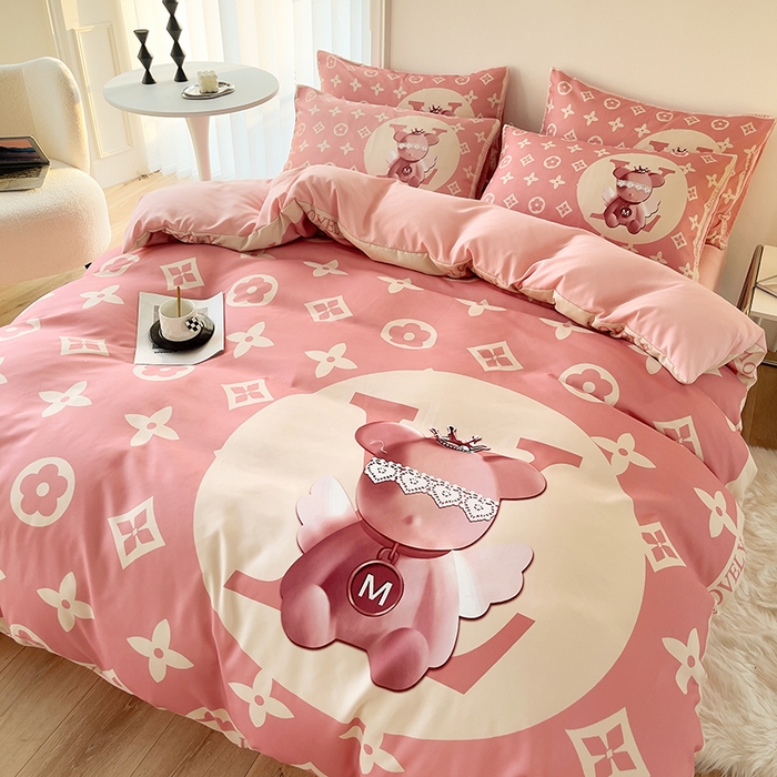 91家纺网 家纺一手货源 找家纺 摩卡（乐趣） 2025秋冬新品网红款水洗棉四季款四件套 天使熊-粉