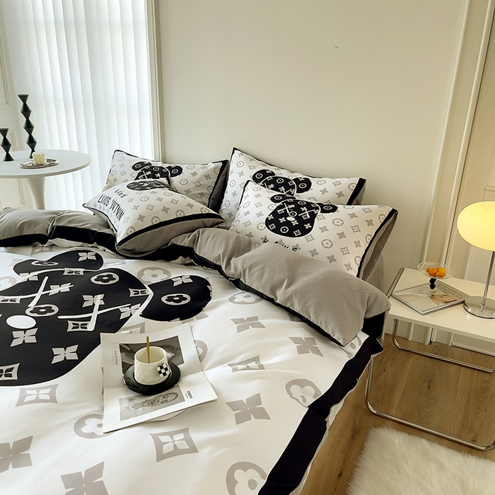 91家纺网 家纺一手货源 找家纺 摩卡（乐趣） 2025秋冬新品网红款水洗棉四季款四件套 熊头白