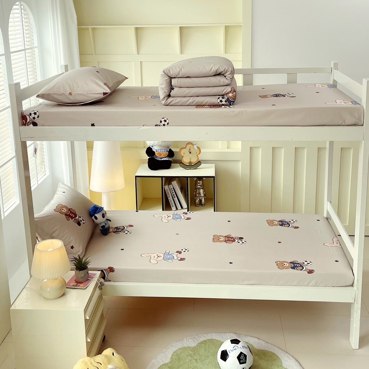 91家纺网 家纺一手货源 找家纺 金鑫汇家纺 2025新款A类全棉纯棉印花学生床单品床笠 床笠单件 友谊足球