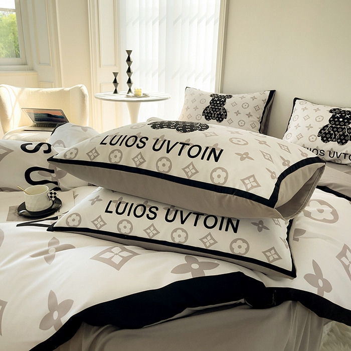 91家纺网 家纺一手货源 找家纺 摩卡（乐趣） 2025秋冬新品网红款水洗棉四季款四件套 熊仔白