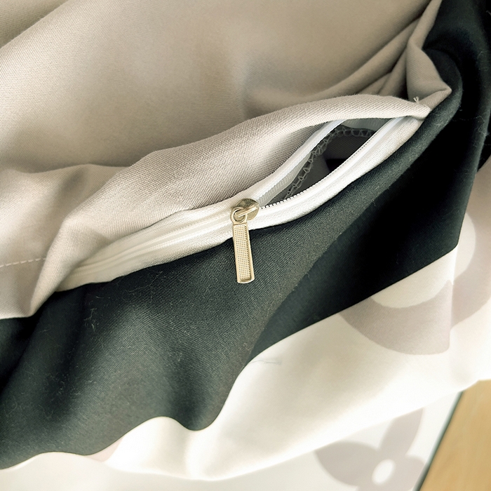 91家纺网 家纺一手货源 找家纺 摩卡（乐趣） 2025秋冬新品网红款水洗棉四季款四件套 熊仔白