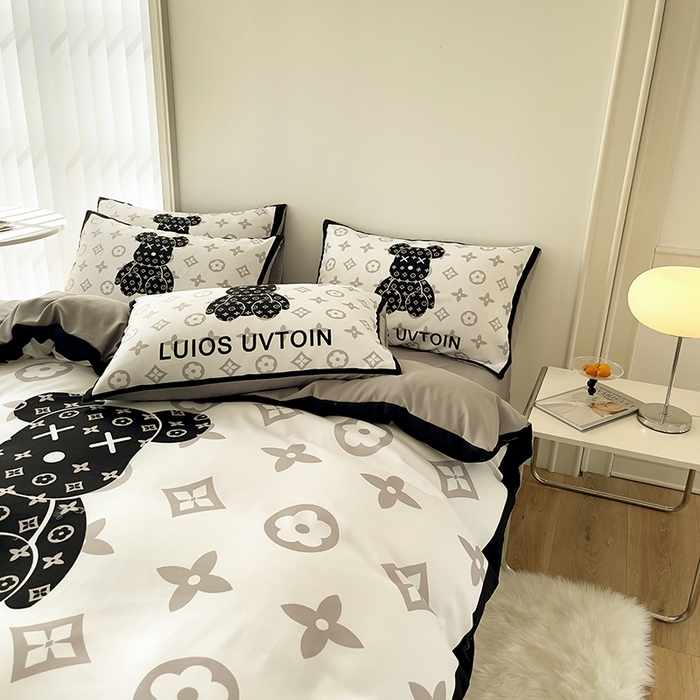 91家纺网 家纺一手货源 找家纺 摩卡（乐趣） 2025秋冬新品网红款水洗棉四季款四件套 熊仔白