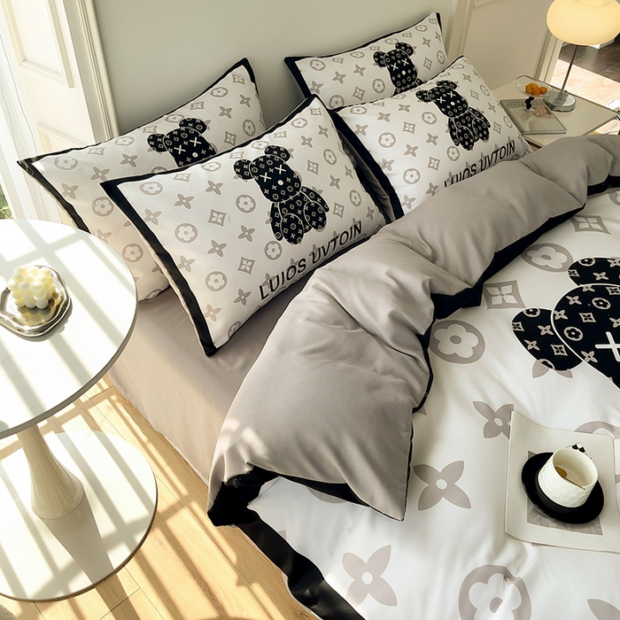 91家纺网 家纺一手货源 找家纺 摩卡（乐趣） 2025秋冬新品网红款水洗棉四季款四件套 熊仔白