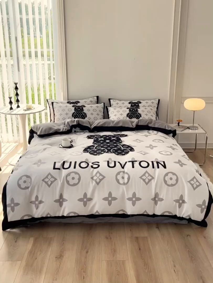 91家纺网 家纺一手货源 找家纺 摩卡（乐趣） 2025秋冬新品网红款水洗棉四季款四件套 熊仔白