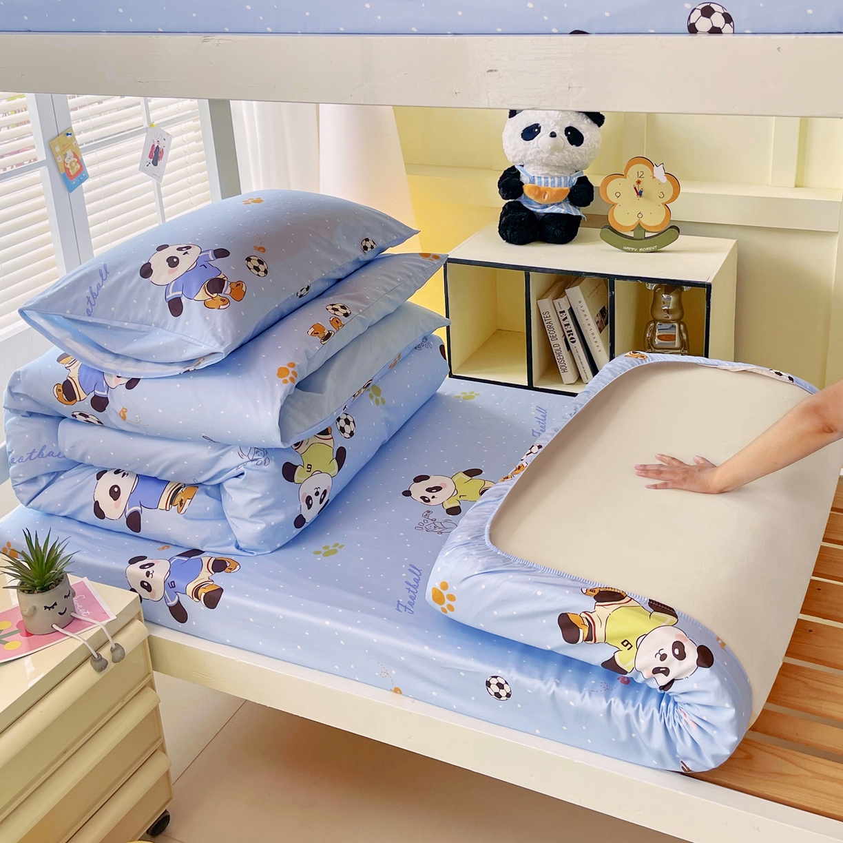 91家纺网 家纺一手货源 找家纺 金鑫汇家纺 2025新款A类全棉纯棉印花学生床单品床笠 床笠单件 足球争霸赛-蓝