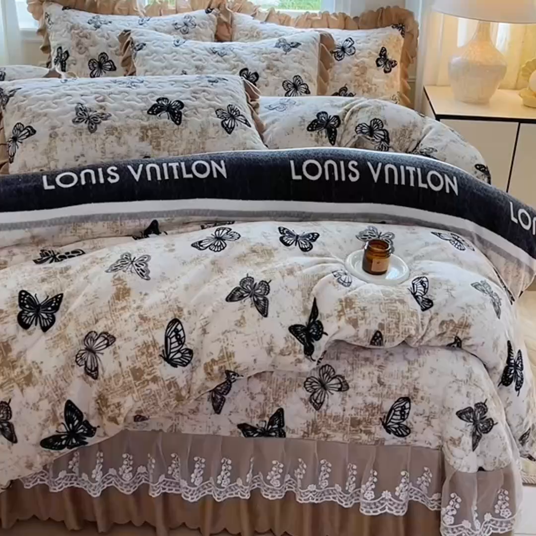 91家纺网 家纺一手货源 找家纺 （总）提花大世界 2025新款爆款高克重牛奶绒印花夹棉蕾丝花边床盖床裙单件三件四件套