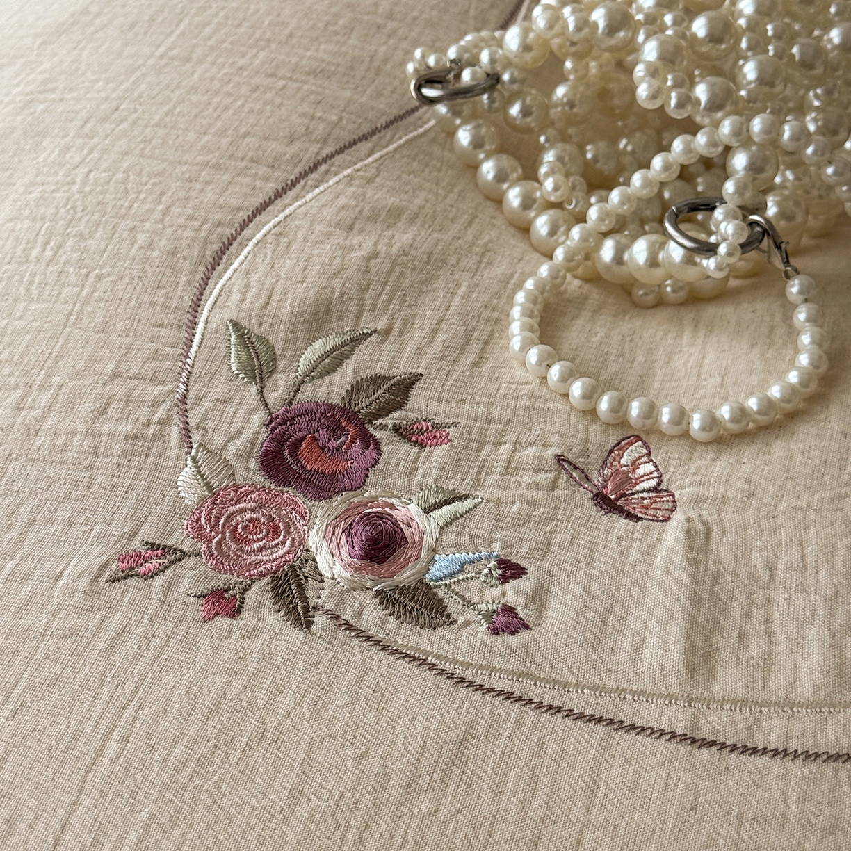 91家纺网 家纺一手货源 找家纺 （总）艾唯希家纺 2025新款全棉复古棉麻工艺四件套纯棉-晚风玫瑰系列