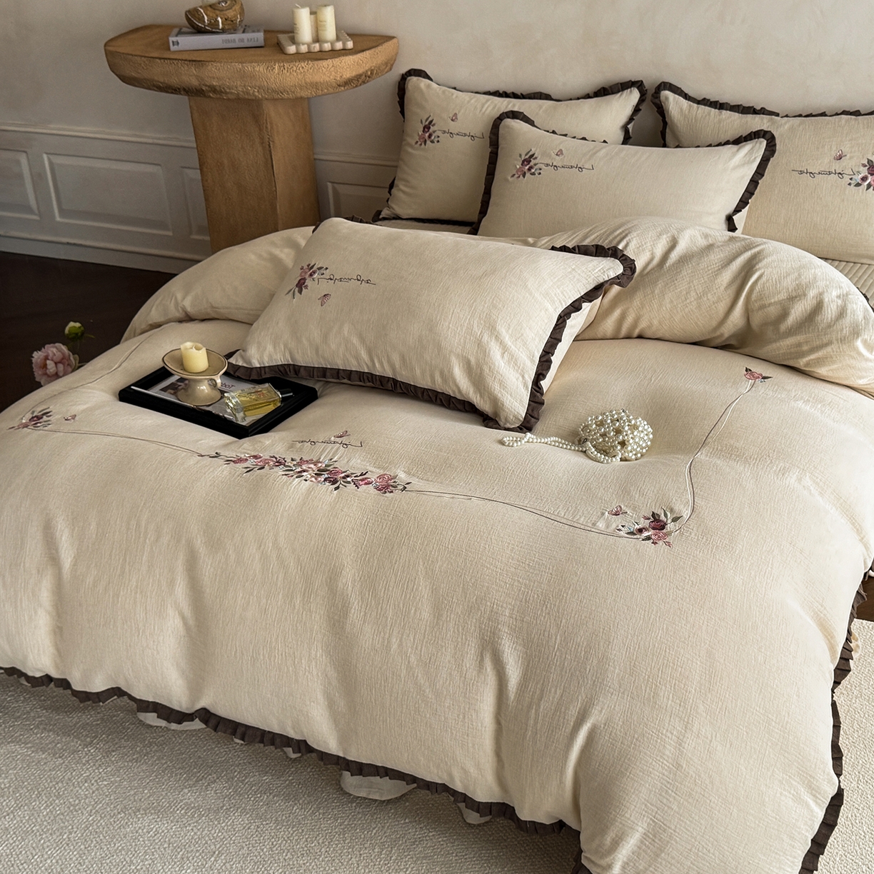 91家纺网 家纺一手货源 找家纺 （总）艾唯希家纺 2025新款全棉复古棉麻工艺四件套纯棉-晚风玫瑰系列