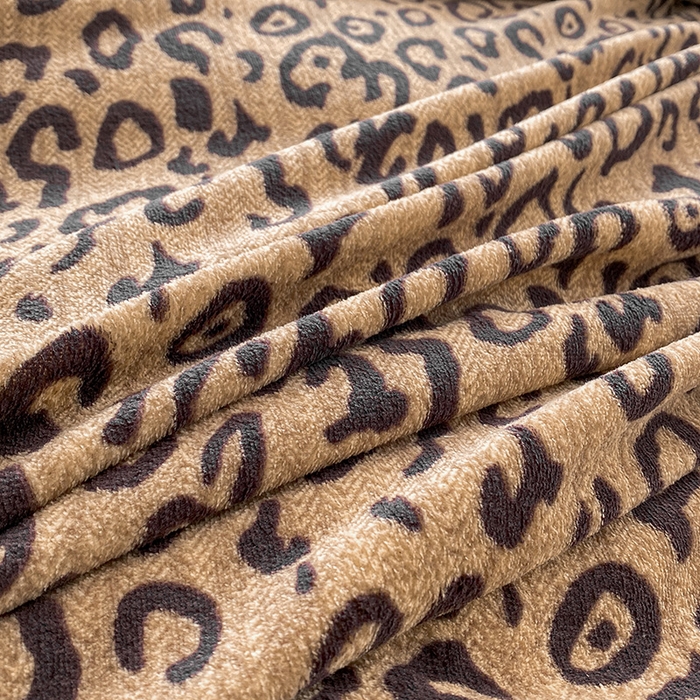 91家纺网 家纺一手货源 找家纺 提花大世界 2025新款爆款高克重牛奶绒印花夹棉蕾丝花边床盖床裙单件三件四件套 豹纹