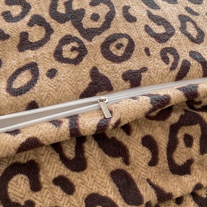 91家纺网 家纺一手货源 找家纺 提花大世界 2025新款爆款高克重牛奶绒印花夹棉蕾丝花边床盖床裙单件三件四件套 豹纹