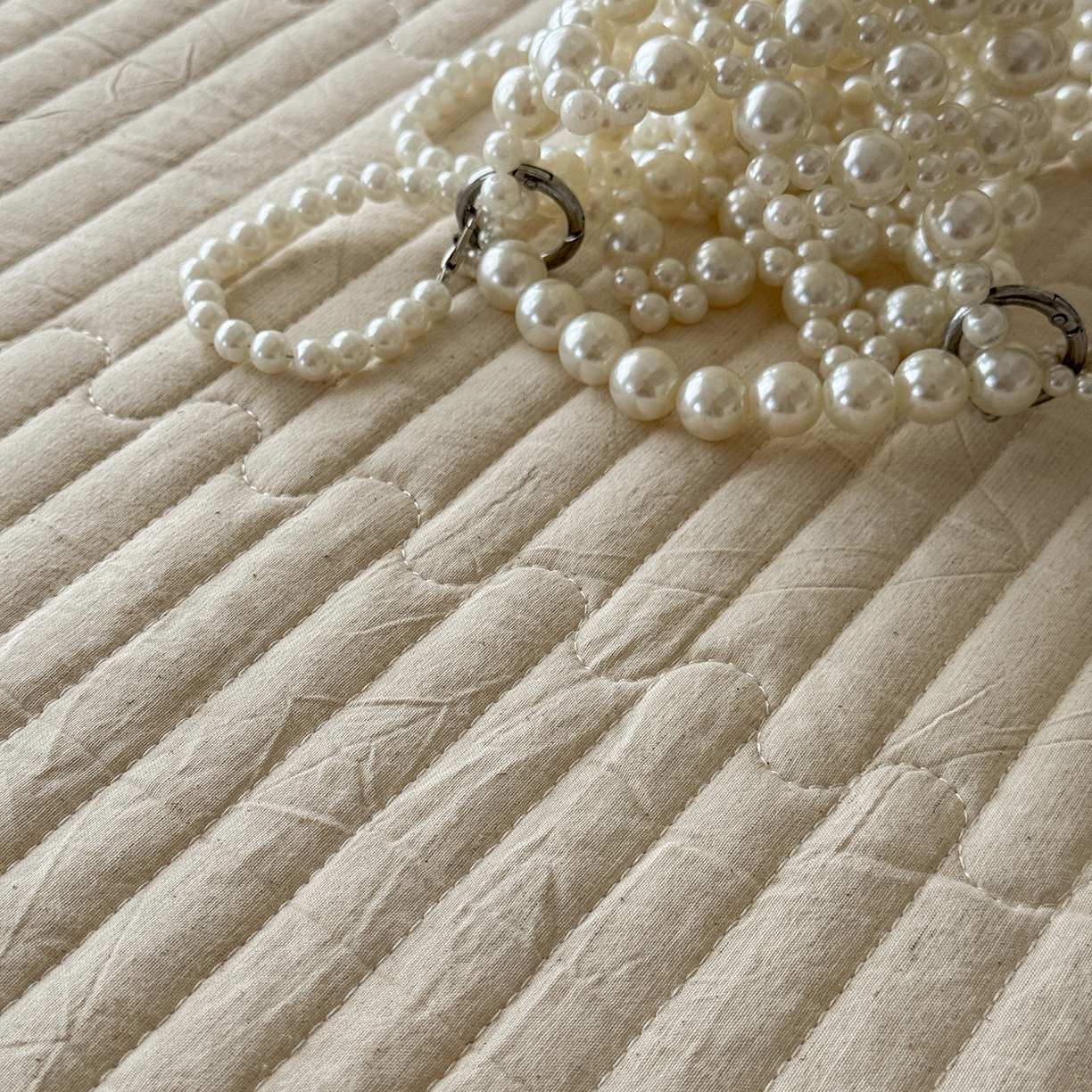 91家纺网 家纺一手货源 找家纺 艾唯希家纺 2025新款全棉复古棉麻工艺四件套纯棉-晚风玫瑰系列 晚风玫瑰-原麻色