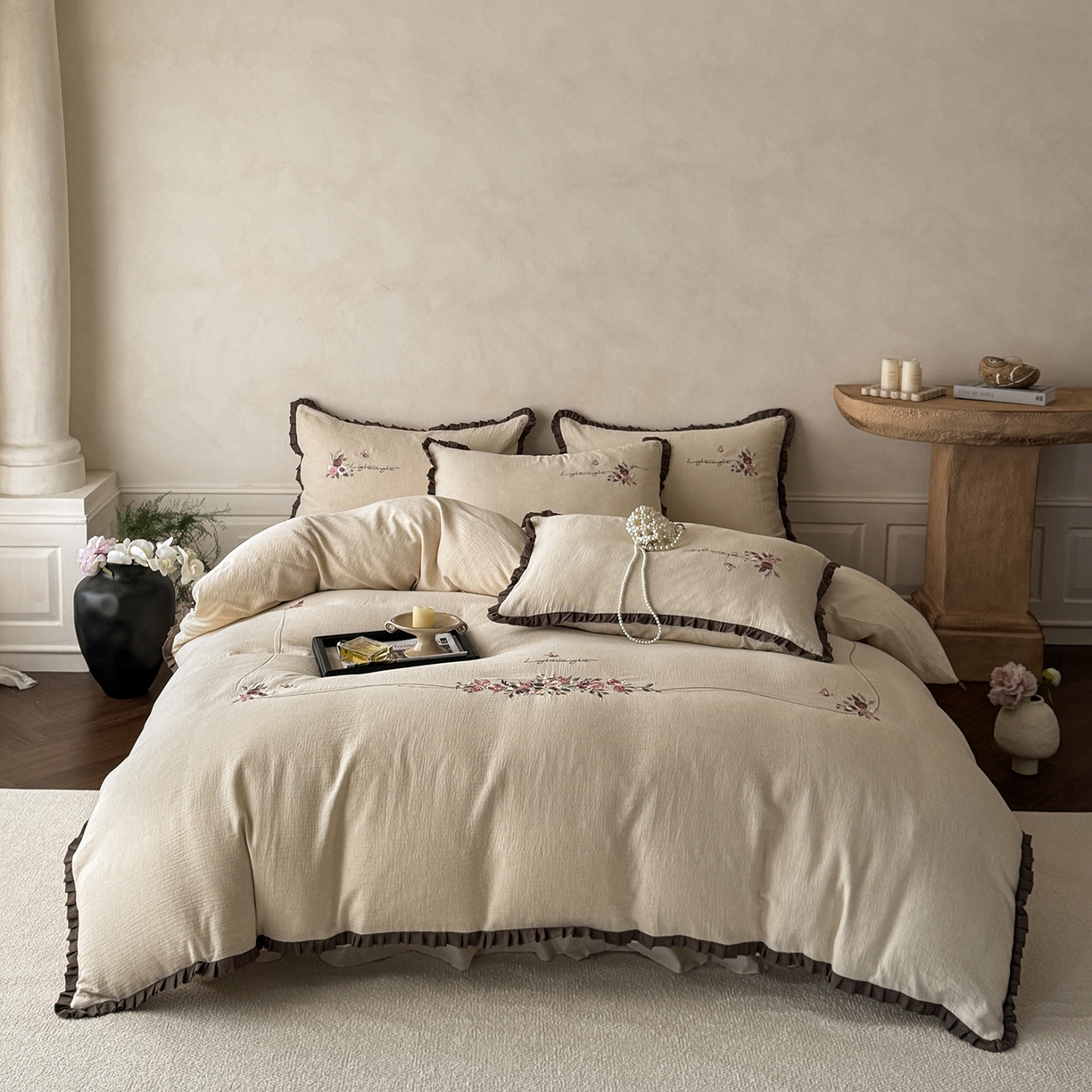 91家纺网 家纺一手货源 找家纺 艾唯希家纺 2025新款全棉复古棉麻工艺四件套纯棉-晚风玫瑰系列 晚风玫瑰-原麻色