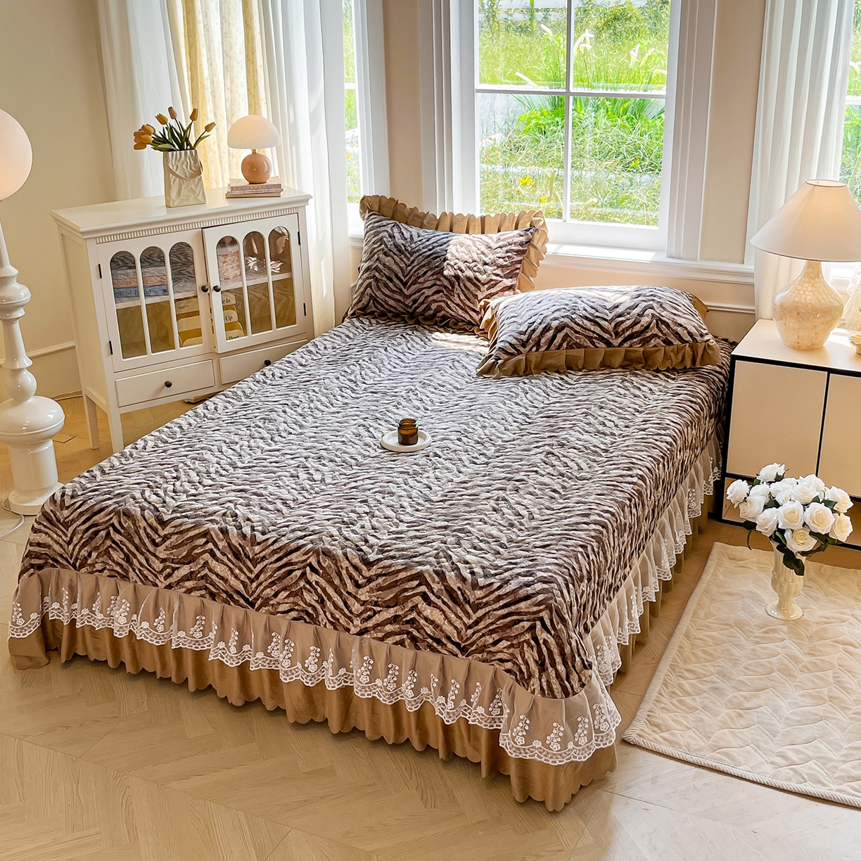 91家纺网 家纺一手货源 找家纺 提花大世界 2025新款爆款高克重牛奶绒印花夹棉蕾丝花边床盖床裙单件三件四件套 波纹