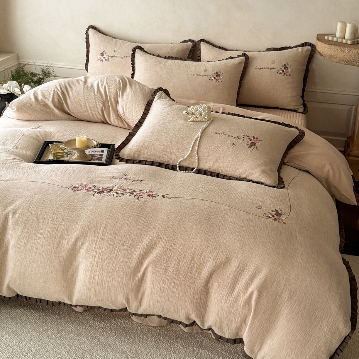 91家纺网 家纺一手货源 找家纺 艾唯希家纺 2025新款全棉复古棉麻工艺四件套纯棉-晚风玫瑰系列 晚风玫瑰-淡粉