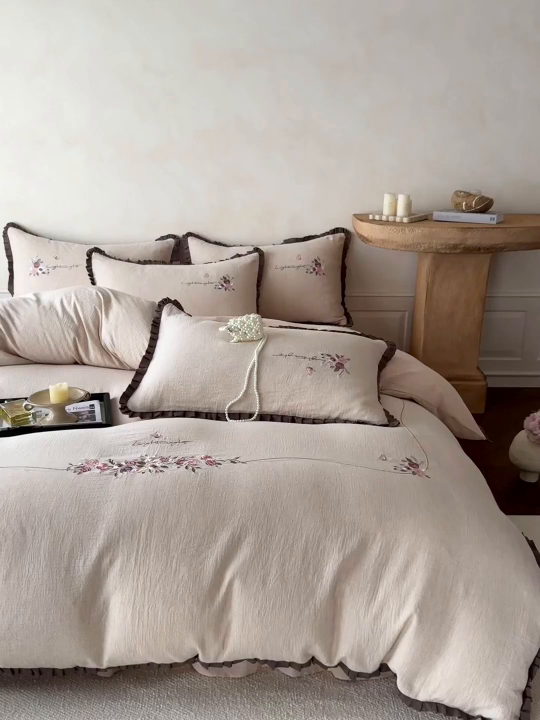 91家纺网 家纺一手货源 找家纺 艾唯希家纺 2025新款全棉复古棉麻工艺四件套纯棉-晚风玫瑰系列 晚风玫瑰-淡粉