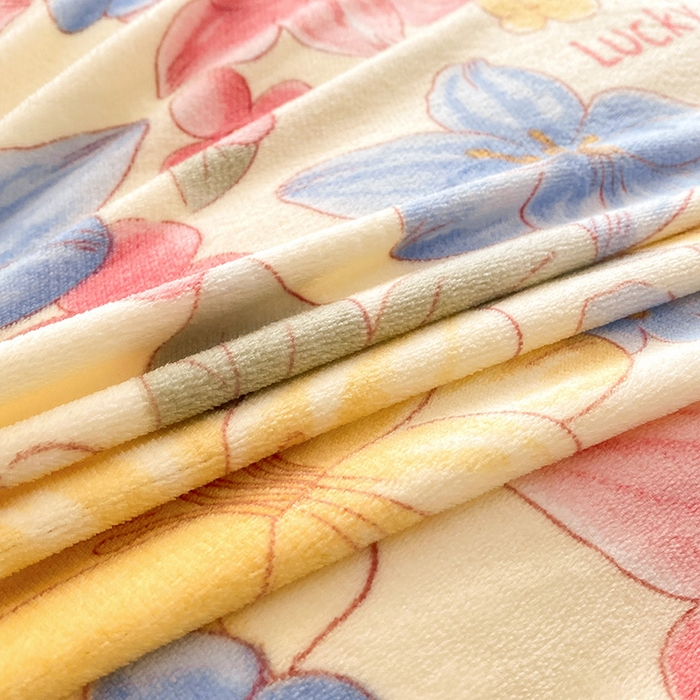 91家纺网 家纺一手货源 找家纺 提花大世界 2025新款爆款高克重牛奶绒印花夹棉蕾丝花边床盖床裙单件三件四件套 花季物语