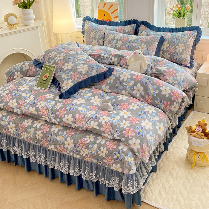 91家纺网 家纺一手货源 找家纺 提花大世界 2025新款爆款高克重牛奶绒印花夹棉蕾丝花边床盖床裙单件三件四件套 美丽花园