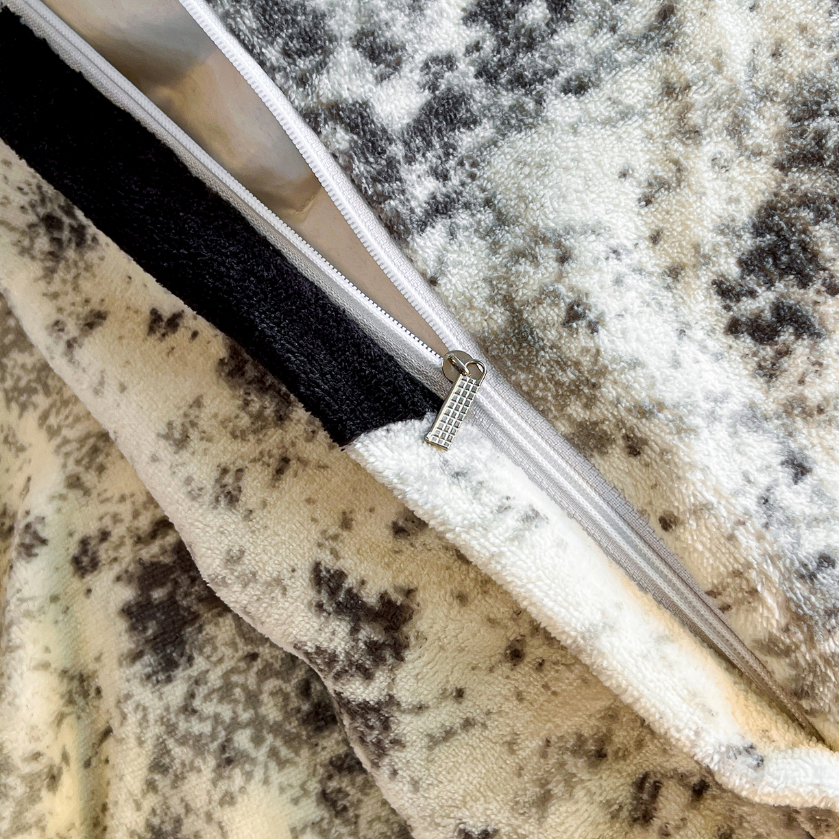 91家纺网 家纺一手货源 找家纺 提花大世界 2025新款爆款高克重牛奶绒印花夹棉蕾丝花边床盖床裙单件三件四件套 泥点圆圈