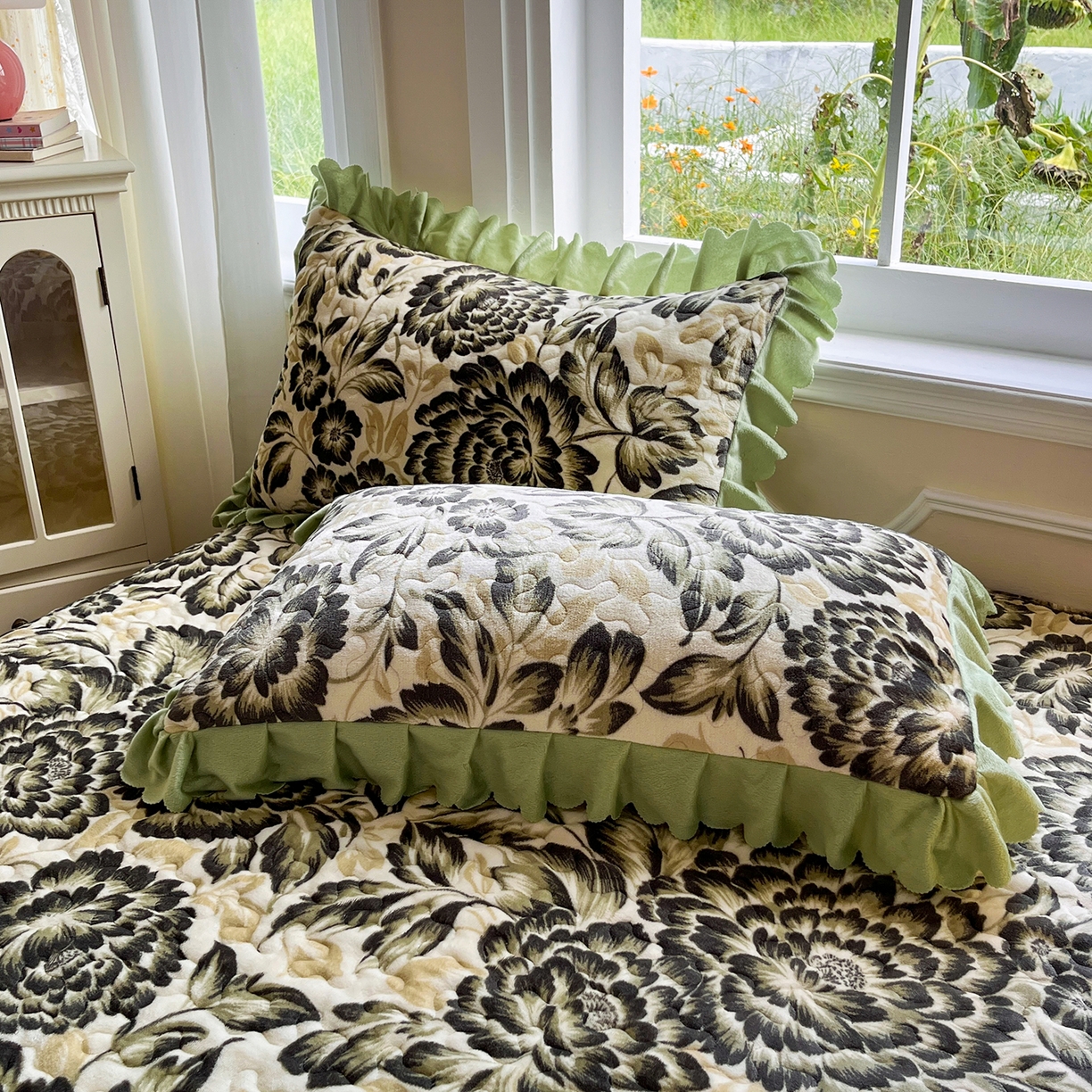 91家纺网 家纺一手货源 找家纺 提花大世界 2025新款爆款高克重牛奶绒印花夹棉蕾丝花边床盖床裙单件三件四件套 丝洛繁花