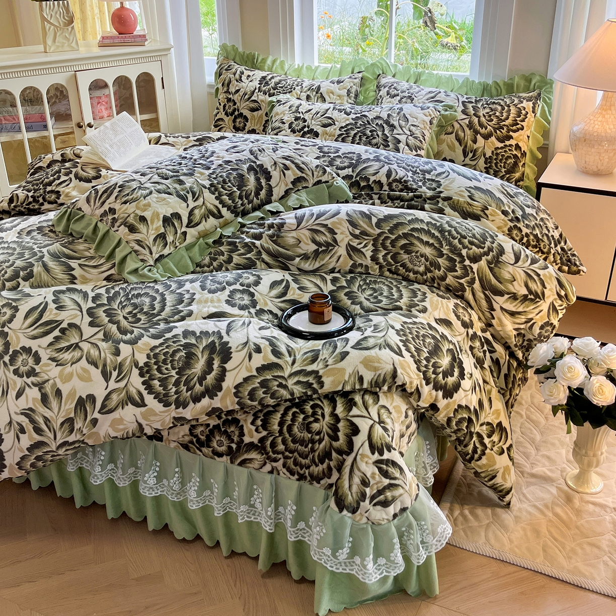 提花大世界 2025新款爆款高克重牛奶绒印花夹棉蕾丝花边床盖床三件四件套 丝洛繁花