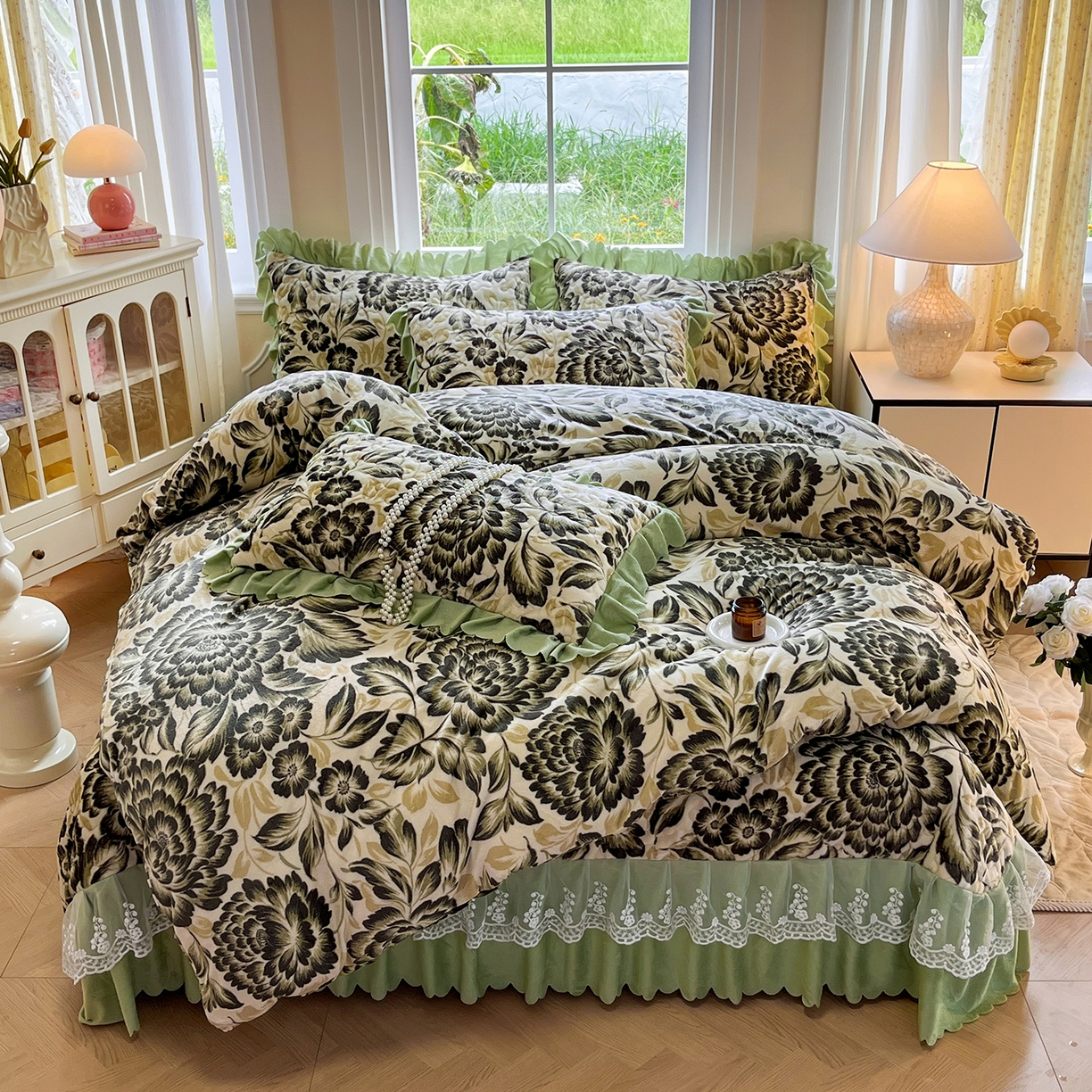 91家纺网 家纺一手货源 找家纺 提花大世界 2025新款爆款高克重牛奶绒印花夹棉蕾丝花边床盖床裙单件三件四件套 丝洛繁花