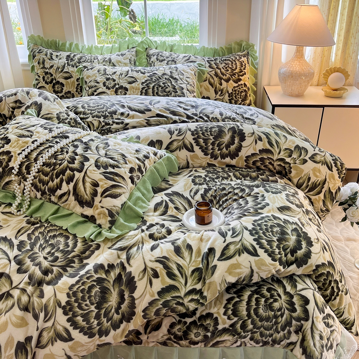 91家纺网 家纺一手货源 找家纺 提花大世界 2025新款爆款高克重牛奶绒印花夹棉蕾丝花边床盖床裙单件三件四件套 丝洛繁花