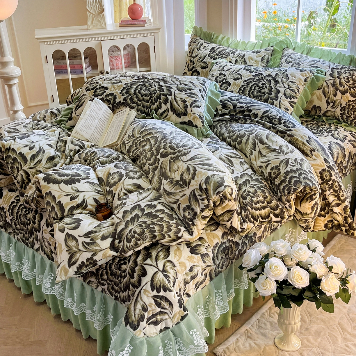 91家纺网 家纺一手货源 找家纺 提花大世界 2025新款爆款高克重牛奶绒印花夹棉蕾丝花边床盖床裙单件三件四件套 丝洛繁花