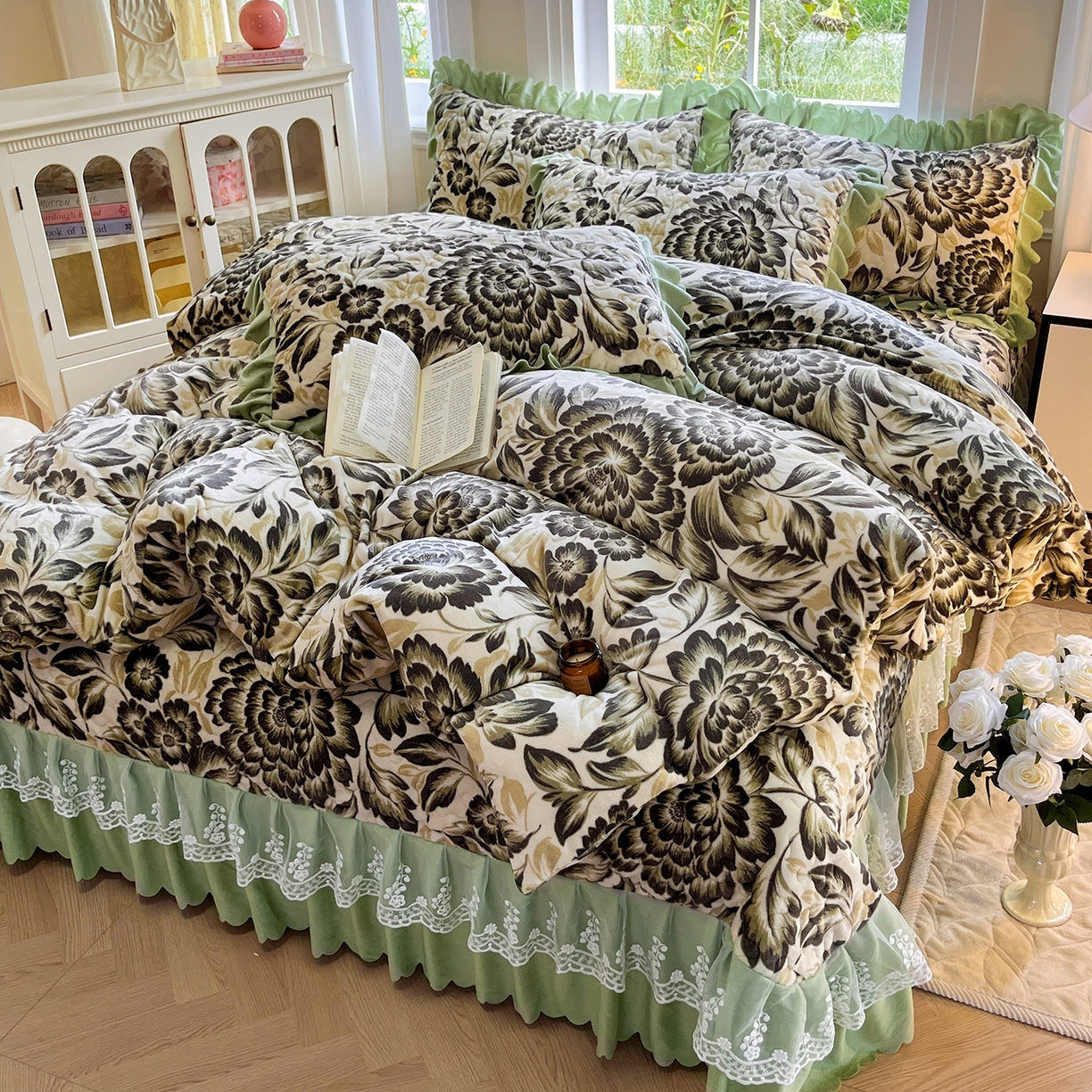 91家纺网 家纺一手货源 找家纺 提花大世界 2025新款爆款高克重牛奶绒印花夹棉蕾丝花边床盖床裙单件三件四件套 丝洛繁花