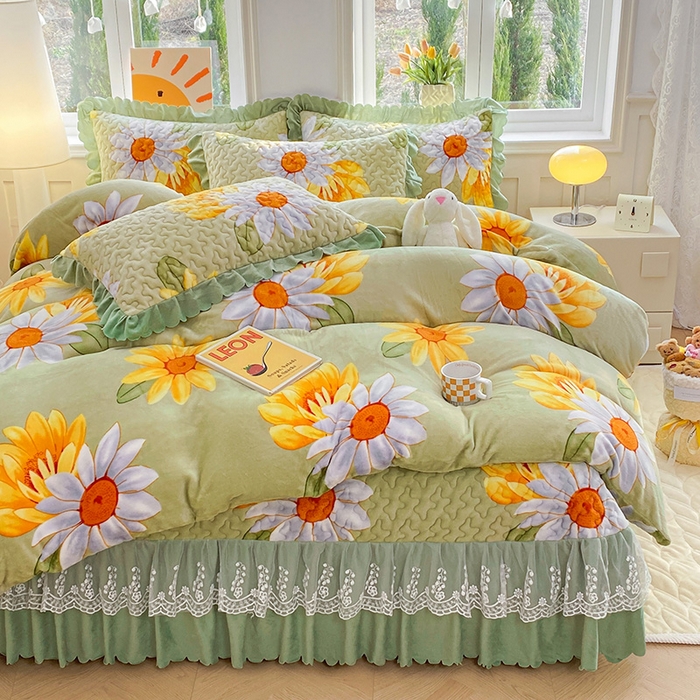 91家纺网 家纺一手货源 找家纺 提花大世界 2025新款爆款高克重牛奶绒印花夹棉蕾丝花边床盖床裙单件三件四件套 向阳花