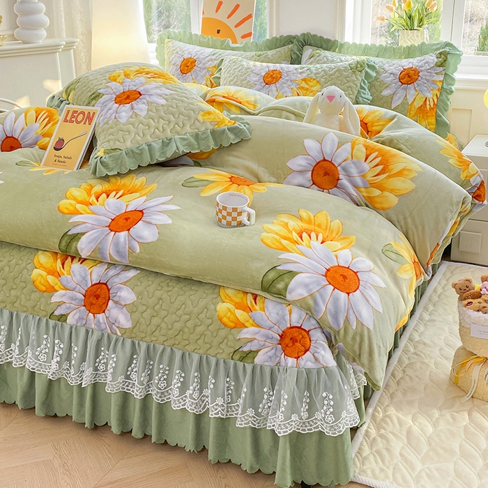 91家纺网 家纺一手货源 找家纺 提花大世界 2025新款爆款高克重牛奶绒印花夹棉蕾丝花边床盖床裙单件三件四件套 向阳花