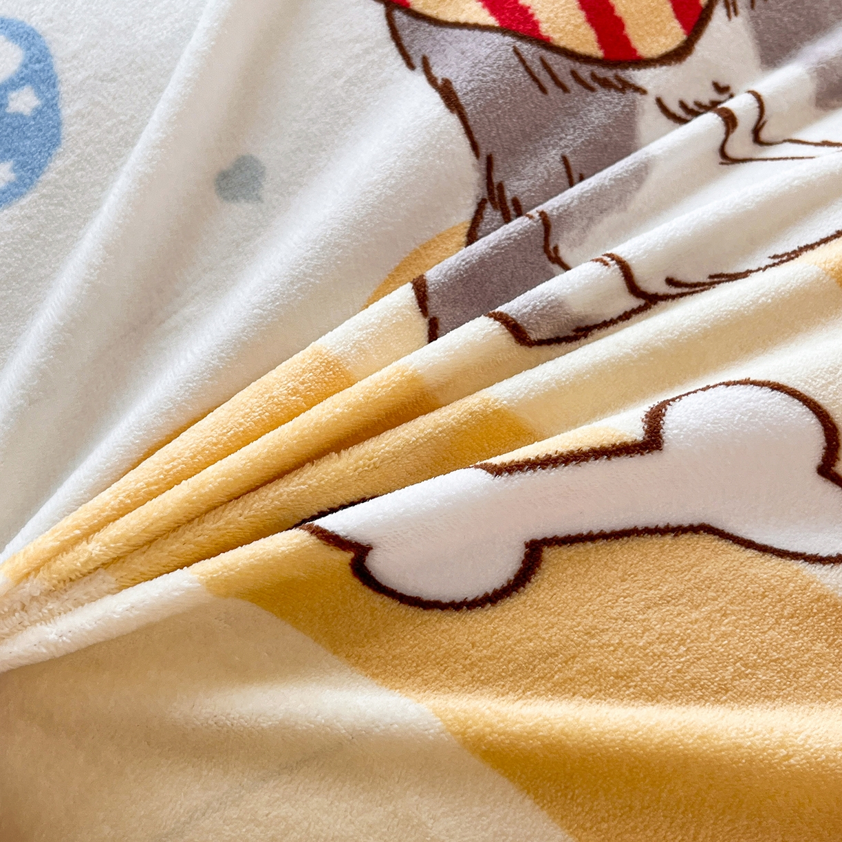 91家纺网 家纺一手货源 找家纺 提花大世界 2025新款爆款高克重牛奶绒印花夹棉蕾丝花边床盖床裙单件三件四件套 幸运狗