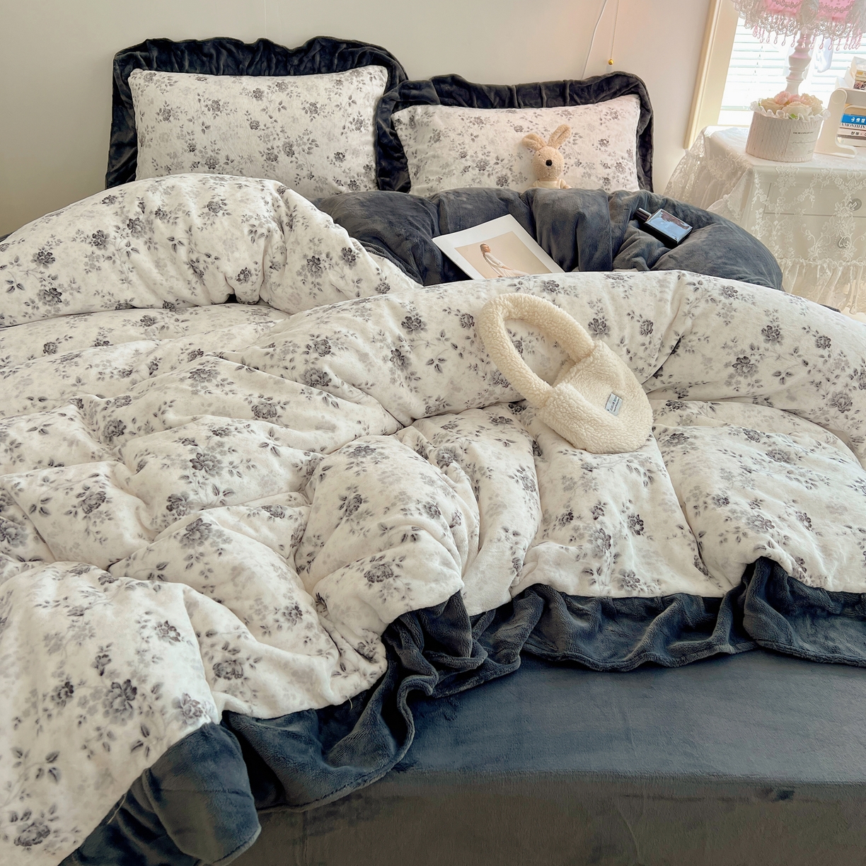 91家纺网 家纺一手货源 找家纺 （总）桃喜 2025新款牛奶绒碎花花边系列四件套【会员-5】