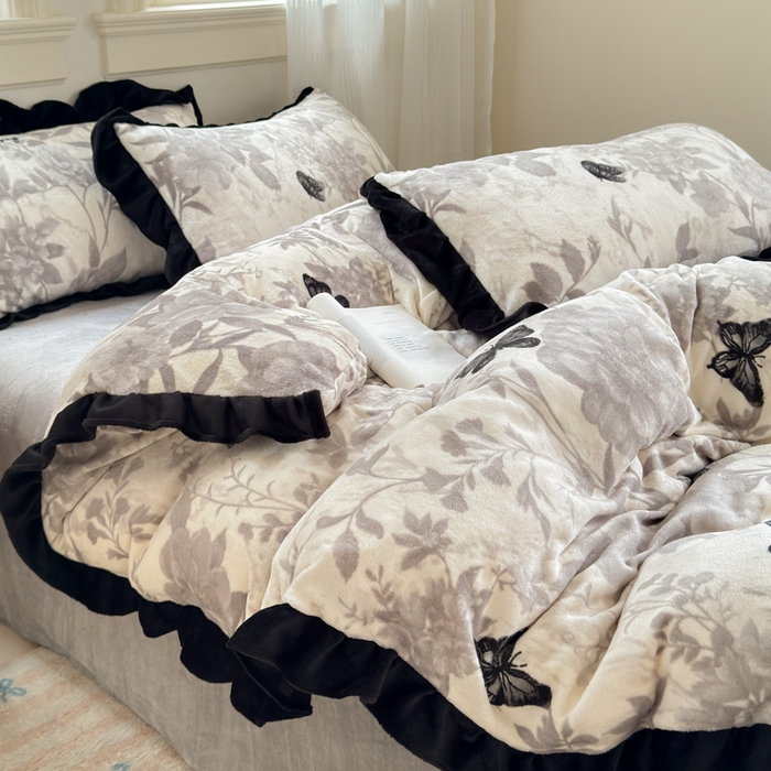 91家纺网 家纺一手货源 找家纺 （总）老K (原美阁） 2025新款法式韩版牛奶绒黑花边四件套