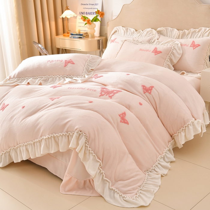 畅畅家纺 2025新款加厚9斤毛巾绣韩式花边牛奶绒床单四件套 蝴蝶-淡粉