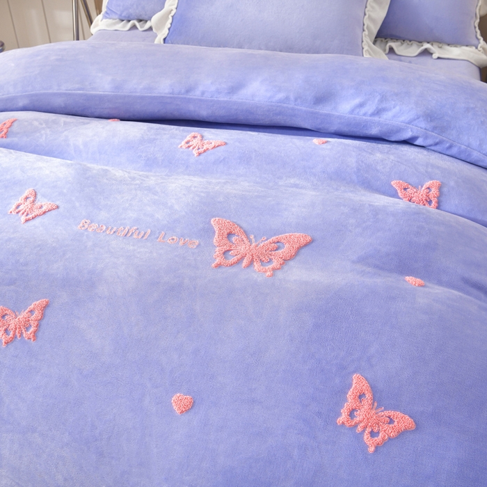 91家纺网 家纺一手货源 找家纺 畅畅家纺 2025新款加厚9斤毛巾绣韩式花边牛奶绒床单四件套 蝴蝶-淡蓝
