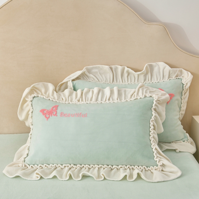 91家纺网 家纺一手货源 找家纺 畅畅家纺 2025新款加厚9斤毛巾绣韩式花边牛奶绒床单四件套 蝴蝶-淡绿