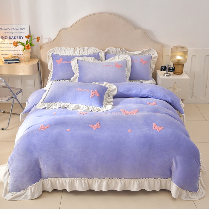91家纺网 家纺一手货源 找家纺 畅畅家纺 2025新款加厚9斤毛巾绣韩式花边牛奶绒床单四件套 蝴蝶-淡蓝