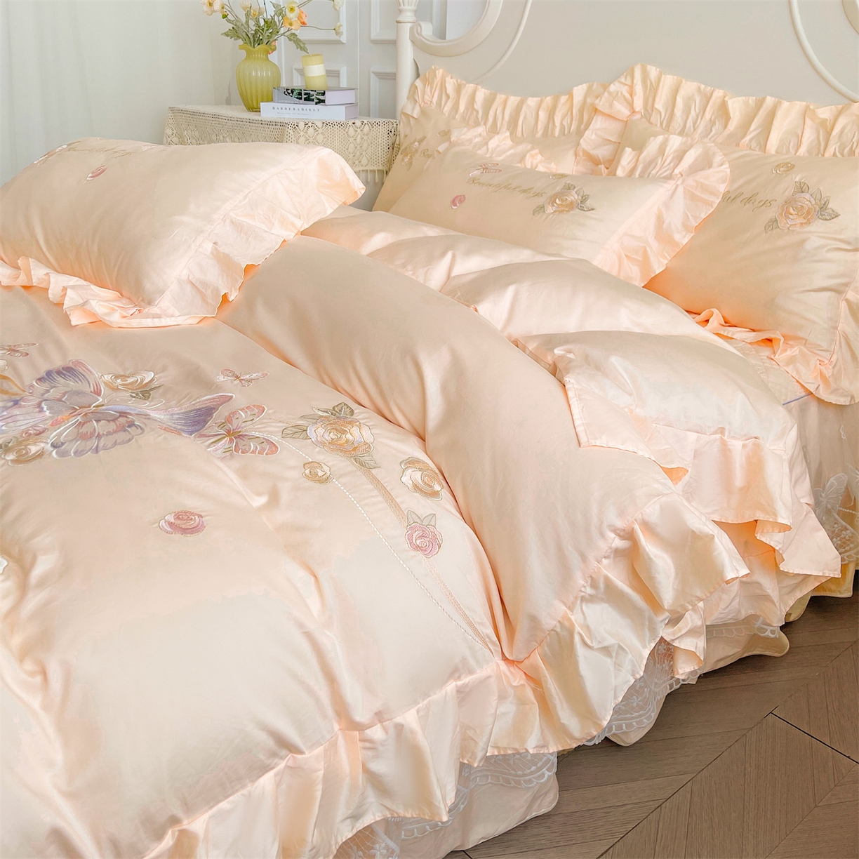 91家纺网 家纺一手货源 找家纺 宜凡家纺 2025新款长绒棉绣花床裙床裙四件套--蝶恋笙花系列 蝶恋笙花 芙绒玉