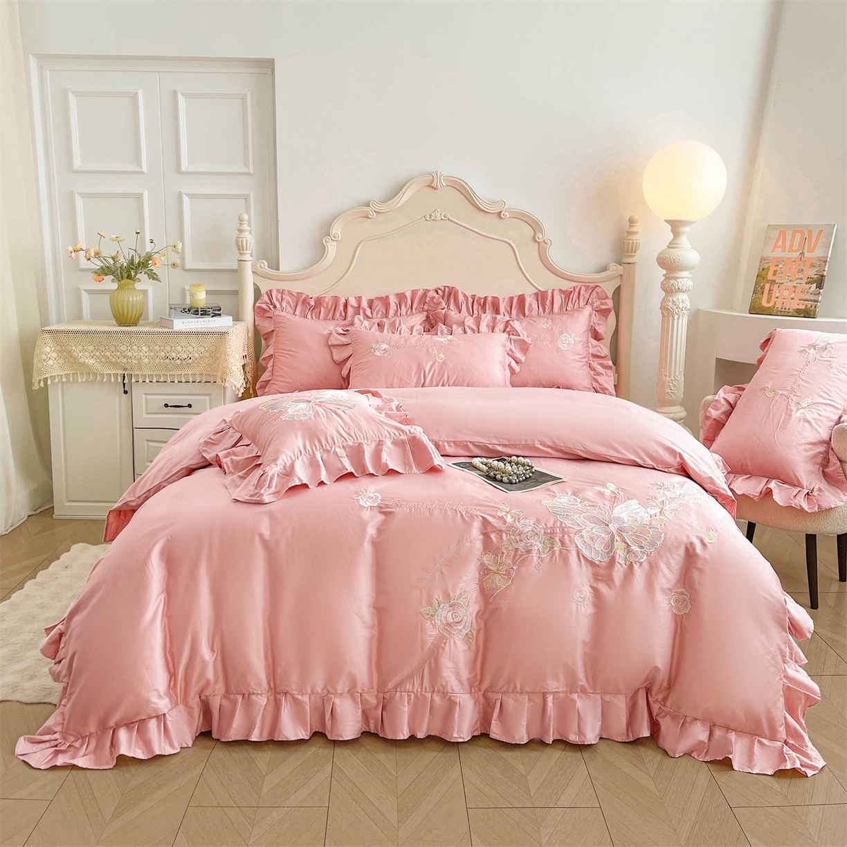 91家纺网 家纺一手货源 找家纺 宜凡家纺 2025新款长绒棉绣花床裙床裙四件套--蝶恋笙花系列 蝶恋笙花 香妃粉