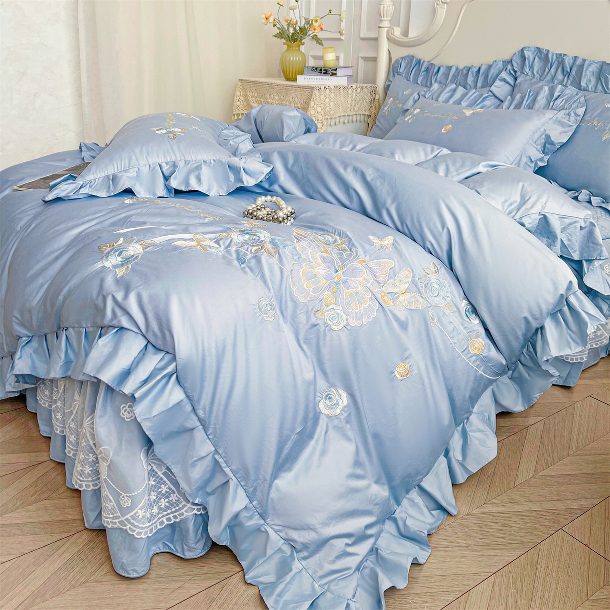 91家纺网 家纺一手货源 找家纺 宜凡家纺 2025新款长绒棉绣花床裙床裙四件套--蝶恋笙花系列 蝶恋笙花 纯净蓝