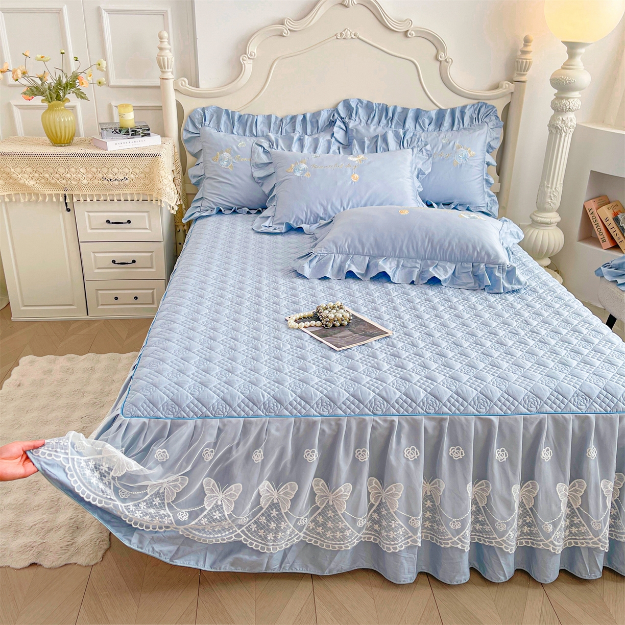 91家纺网 家纺一手货源 找家纺 宜凡家纺 2025新款长绒棉绣花床裙床裙四件套--蝶恋笙花系列 蝶恋笙花 纯净蓝