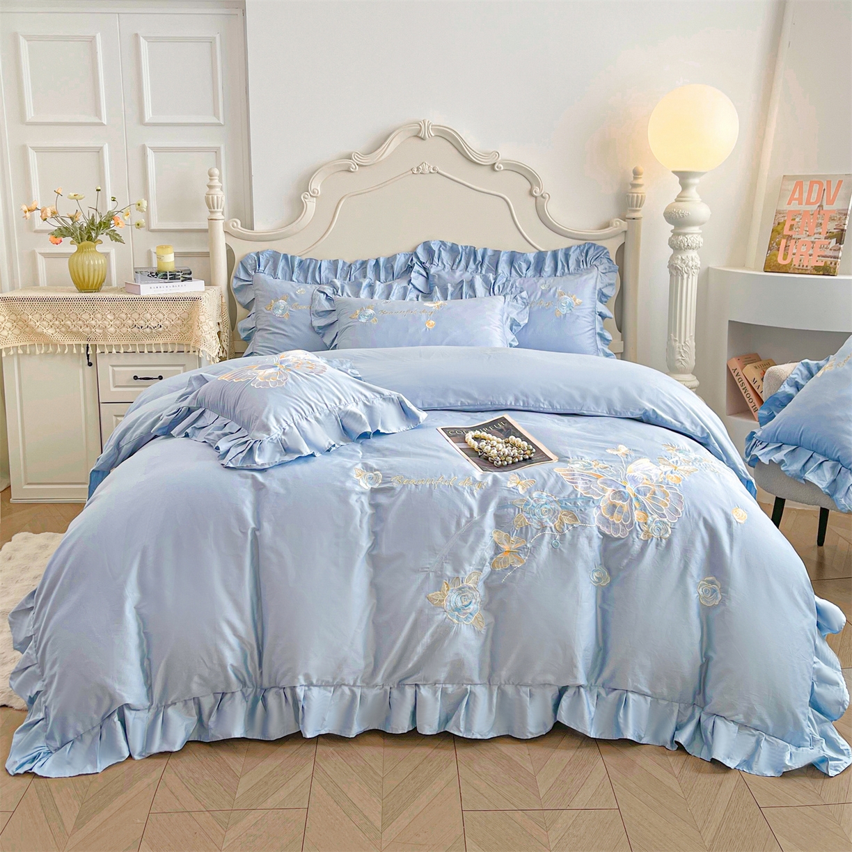 91家纺网 家纺一手货源 找家纺 宜凡家纺 2025新款长绒棉绣花床裙床裙四件套--蝶恋笙花系列 蝶恋笙花 纯净蓝