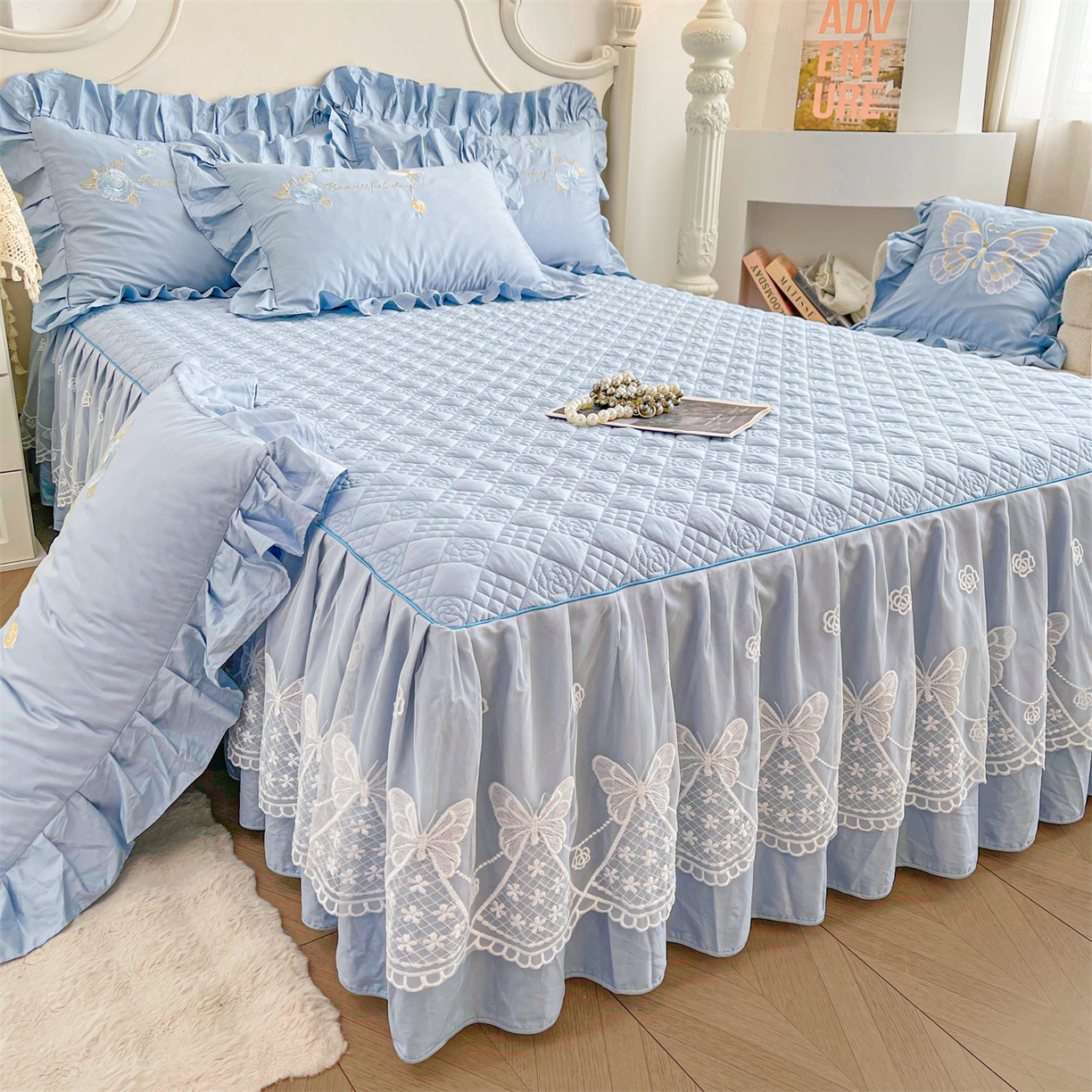91家纺网 家纺一手货源 找家纺 宜凡家纺 2025新款长绒棉绣花床裙床裙四件套--蝶恋笙花系列 蝶恋笙花 纯净蓝